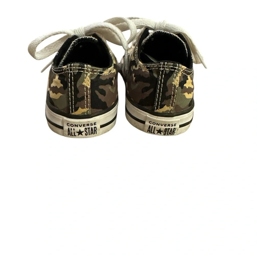 Converse Kids Camouflage Sneakers size 7